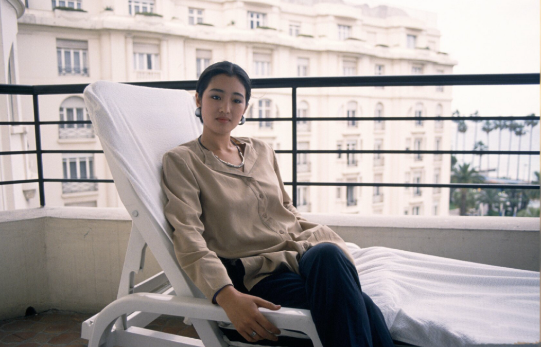 回顾巩俐母亲赵英丈夫和大女儿相继去世小女儿的感情让她操心