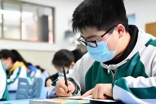 让每位学生都能轻松学习快乐学习教育部门才决定要在今年中考到来前