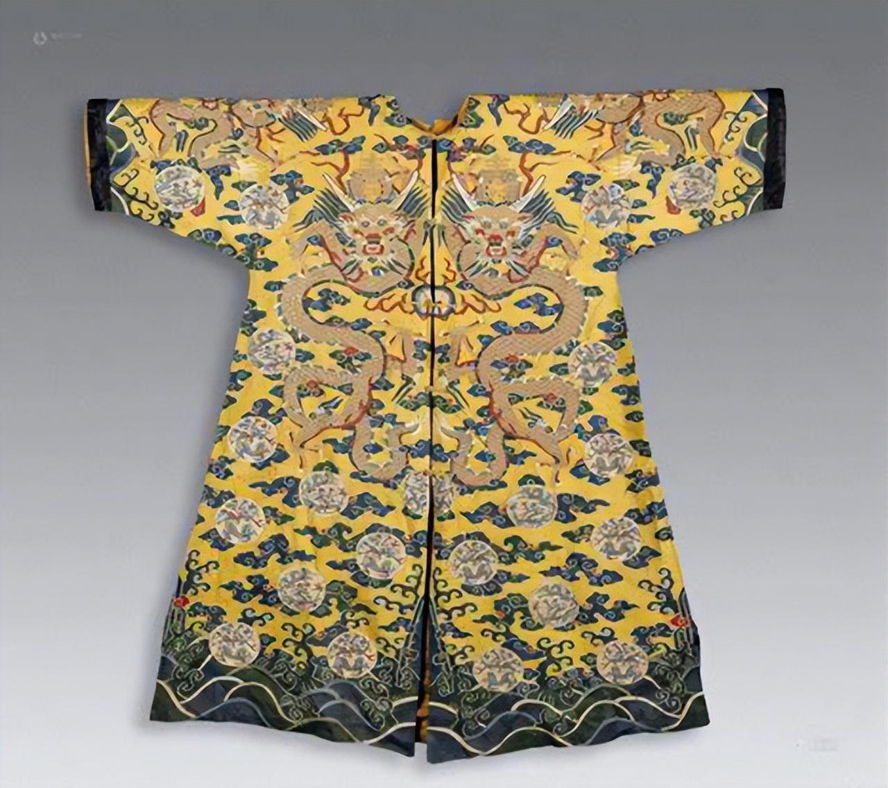 宋朝皇帝为何一生不敢穿黄色龙袍也不敢自称朕反而自称官家