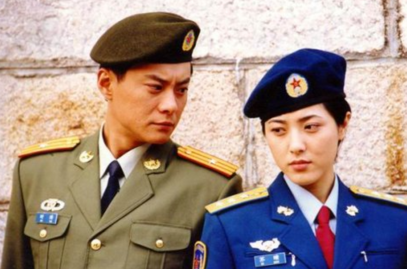 回顾曾黎父亲离世是她的遗憾家庭破碎的阴影让她至今单身