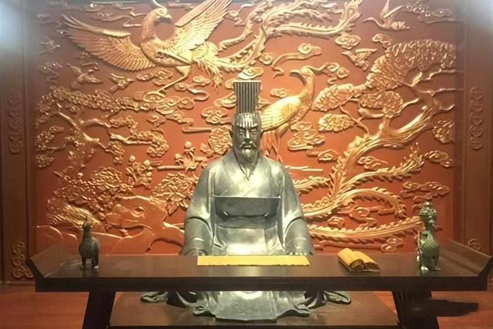 92年浙江农民水潭中钓到大鱼,用17天抽光潭水,潭底发现千年宫殿