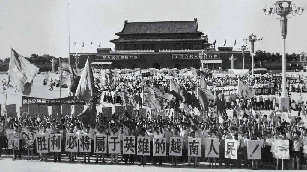 1996年一退休官员逛地摊花3000买84张旧纸全是国家机密档案