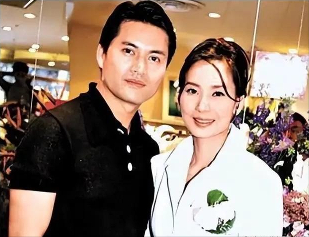 回顾吕良伟十年龙套无人问一朝尬舞天下闻三婚也很幸福
