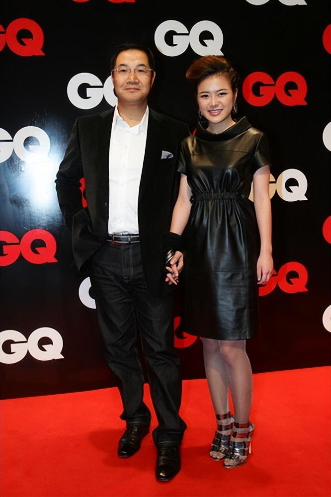 回顾主持人陈辰嫁小2岁歌手余笛高龄产子结婚多年幸福如初