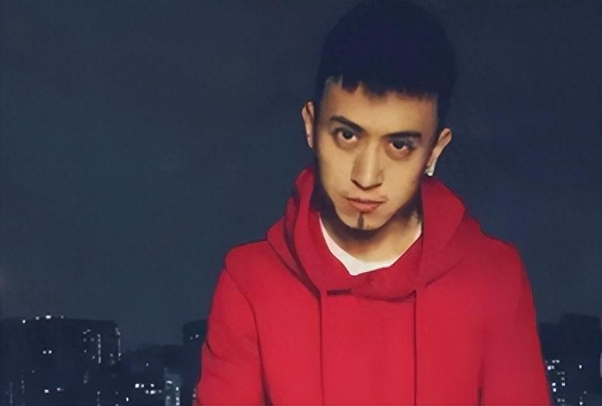 回顾沪上皇秦奋手戴1000万名表坐3亿私人飞机他到底啥来头