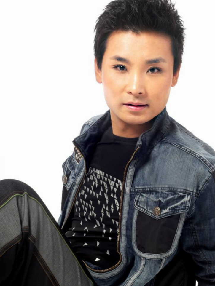 回顾歌唱家刘和刚曾向蒋大为下跪娶小娇妻买千万别墅怎样了