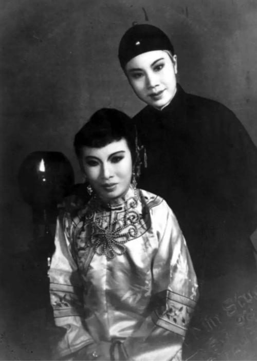 回顾越剧皇后筱丹桂27岁服毒自尽用8字血泪遗书换来丈夫死刑