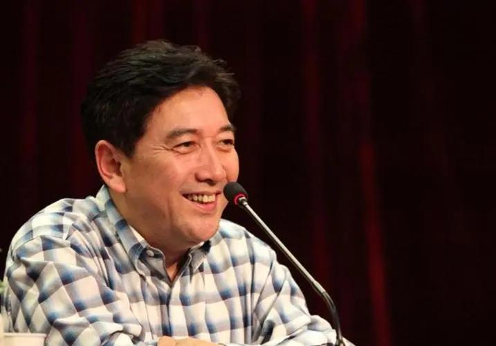 回顾水均益的女儿水亦诗为父母离异落泪将小继母当闺蜜