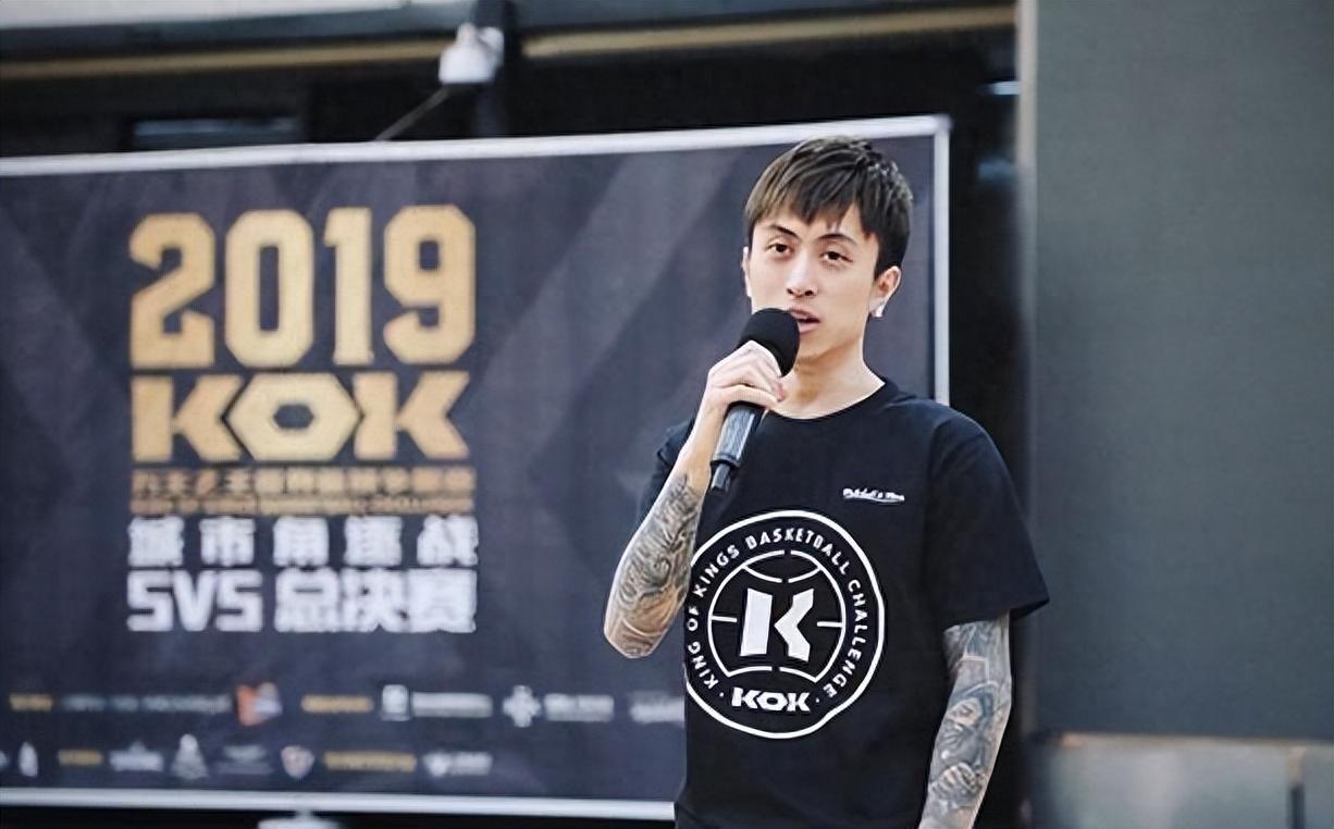 回顾沪上皇秦奋手戴1000万名表坐3亿私人飞机他到底啥来头