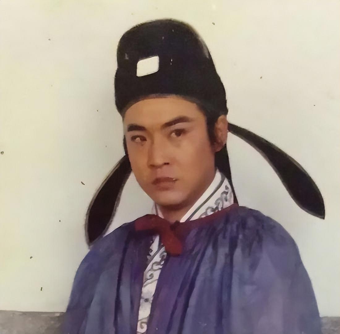 马广儒入戏太深以贾宝玉自诩苦追陈晓旭被拒32岁酗酒暴病离世