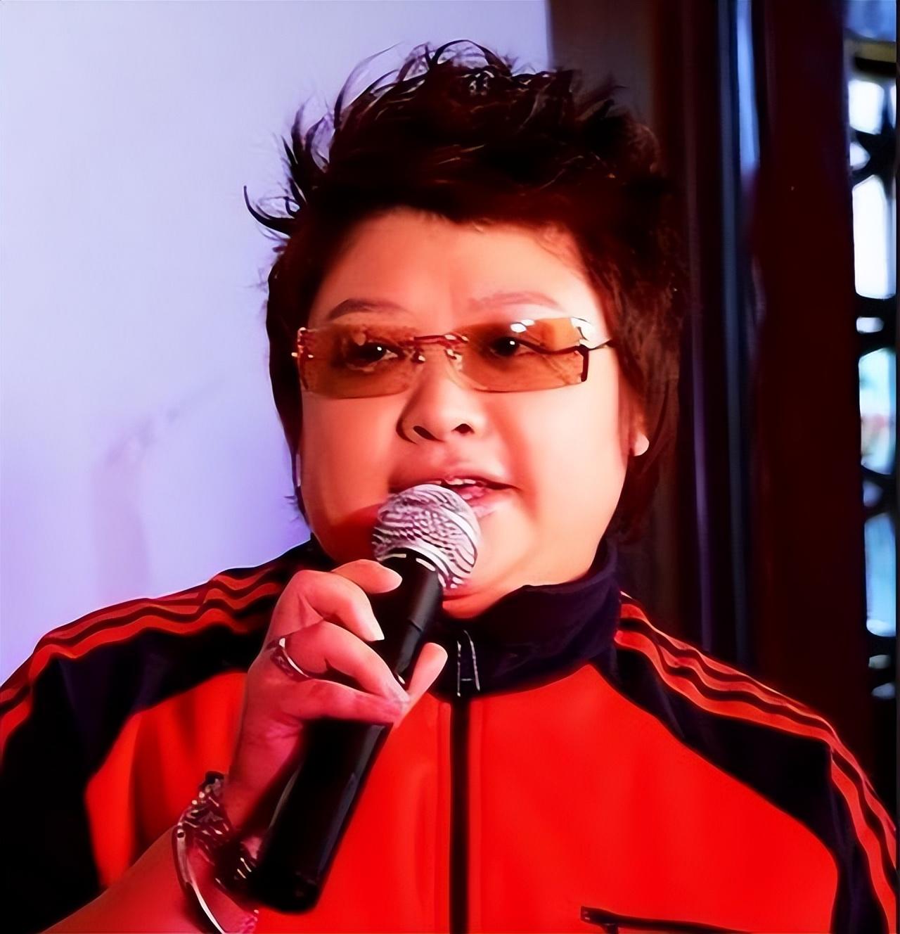 回顾韩红的母亲雍西女儿52岁仍未婚单身让她纠结心痛