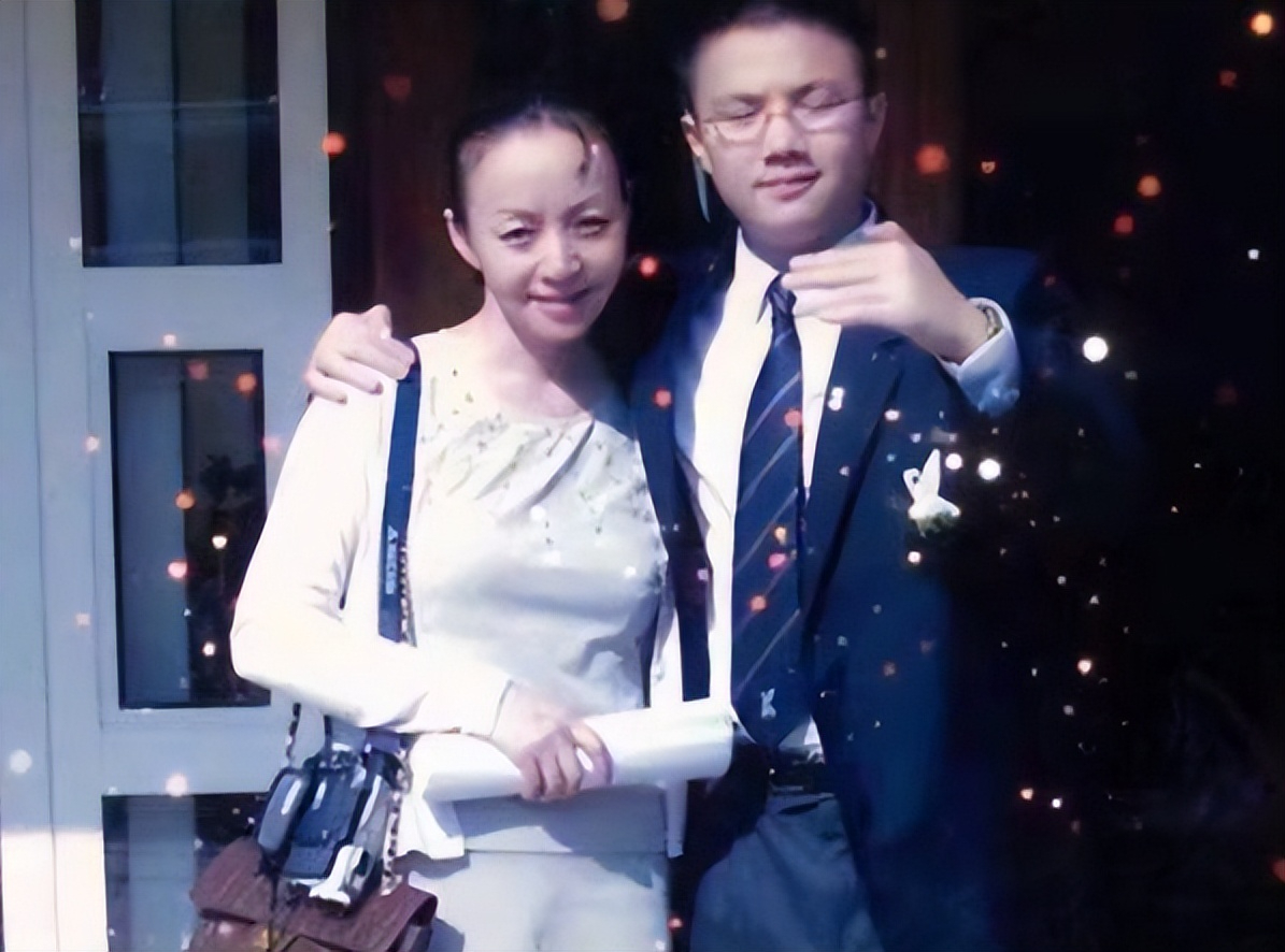 回顾巴图我不怨父亲英达也不嫉妒弟弟英如镝更没必要认祖归宗