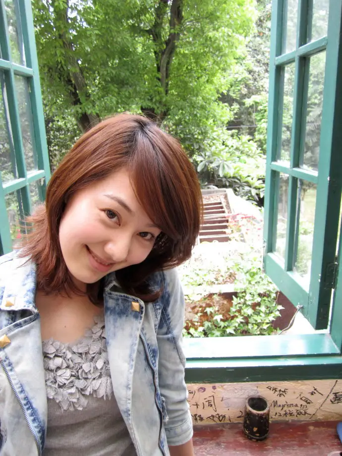 回顾王冠从上海走出的央视美女主持人男友在雾中迷路了