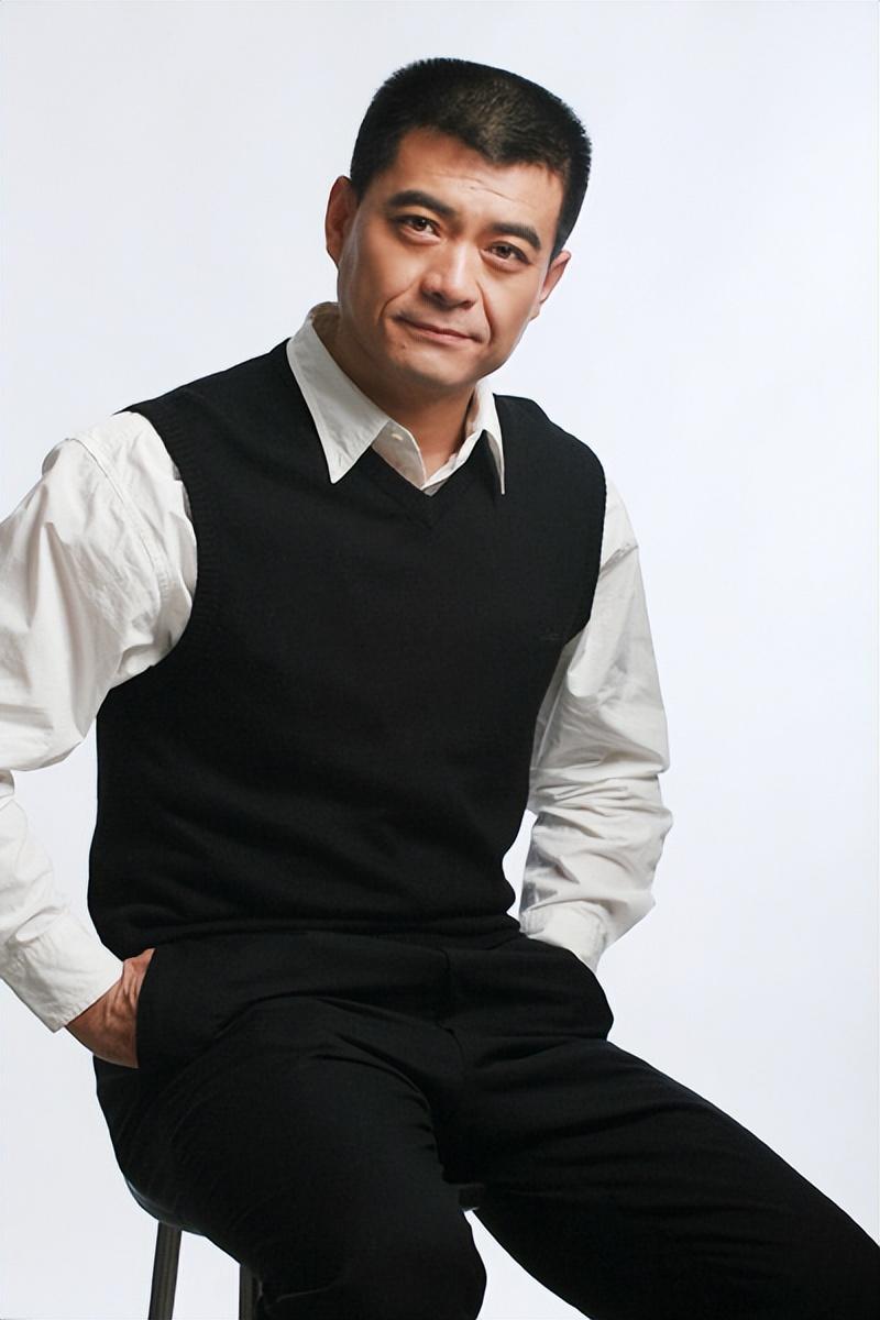 回顾王新军家人相继离世如今的我不敢老去还要照顾老母亲