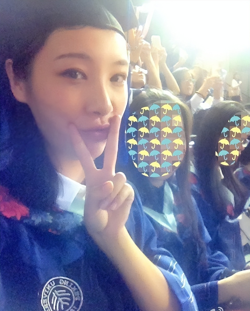 回顾她是06年内蒙理科状元702分考入清华今当游戏主播吸粉千万