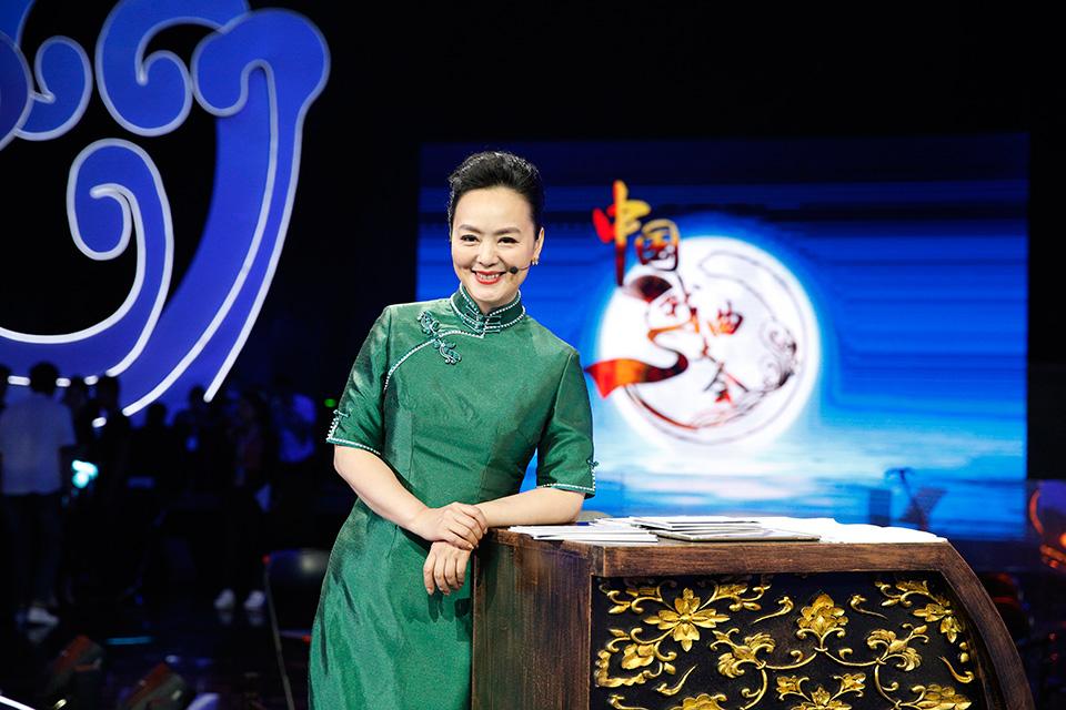 回顾央视主持人孙小梅曾经被万人追捧事业巅峰却隐退幕后