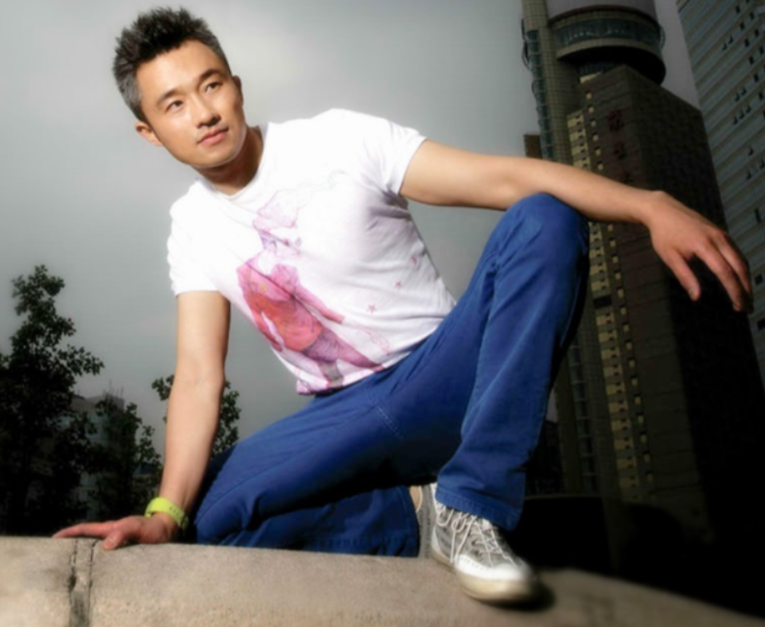 回顾主持人陈辰嫁给歌手余笛41岁为夫生子结婚今过得怎么样