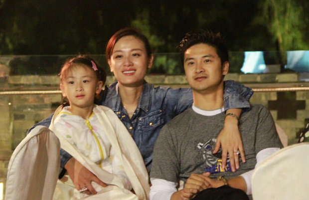 回顾超女叶一茜23岁嫁给田亮4年连生2胎如今还想拼三胎