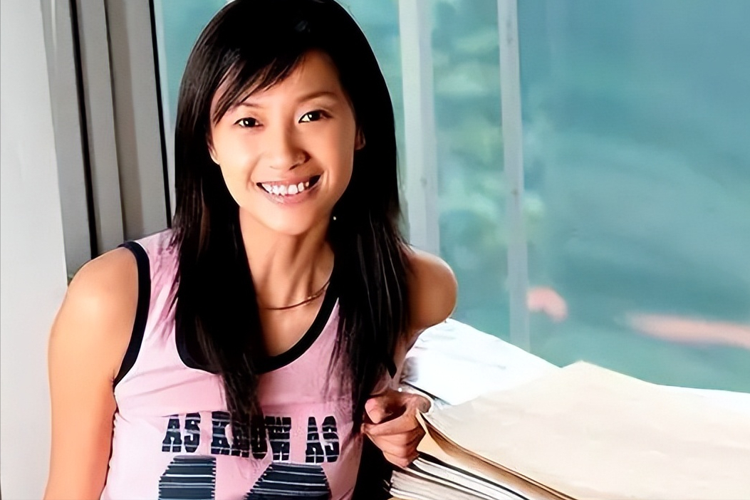 从19岁开始男人不断,40多岁还没玩够,"风流才女"徐静蕾现形记