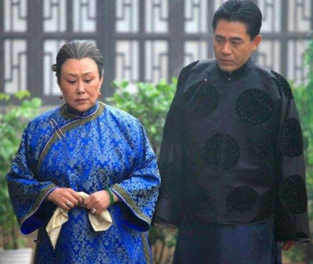 回顾斯琴高娃的儿子我的沧桑母亲我的瘫痪父亲我带泪的亲情