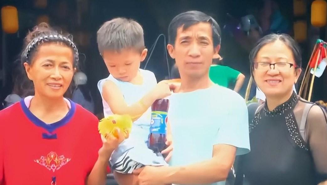 迫切寻找家人的杨长林,在朋友的提示下,找