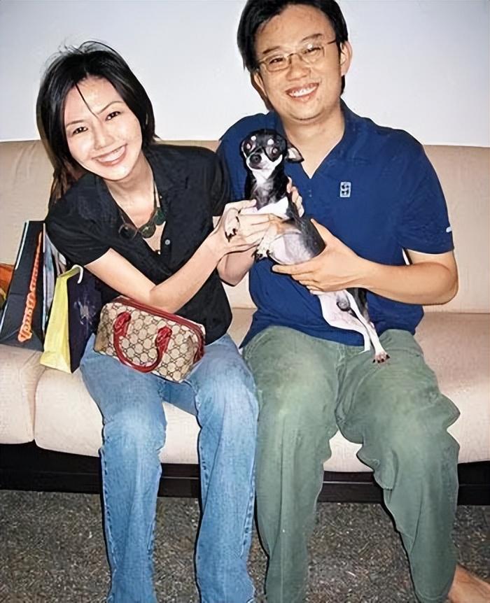 慢慢的,孙燕姿和丹尼斯也成为了彼此信任的好友,渐渐地对彼此产生了