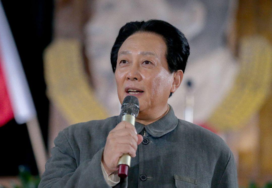 回顾唐国强国内淘金妻儿在国外花为残疾儿子的婚恋担心