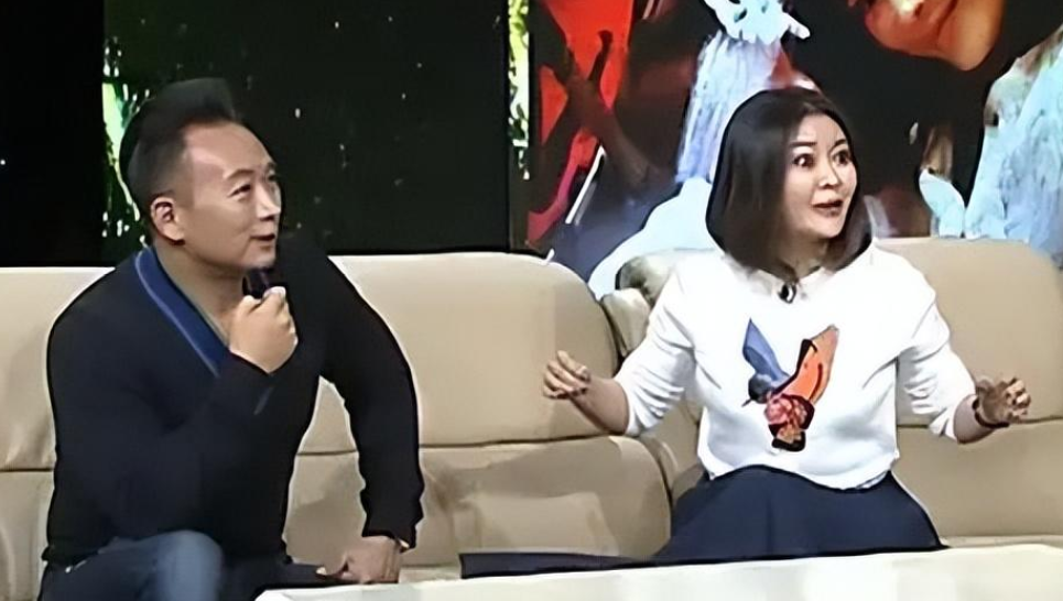 回顾前央视主持王小骞与丈夫丁克婆婆用一妙计让她有了女儿