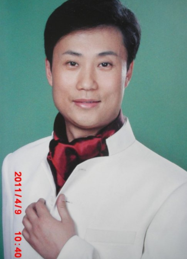 回顾耿为华宠妻15年却被抛弃离婚时抱着女儿痛哭今仍单身