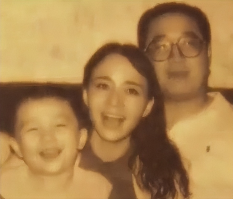 回顾巴图我不怨父亲英达也不嫉妒弟弟英如镝更没必要认祖归宗