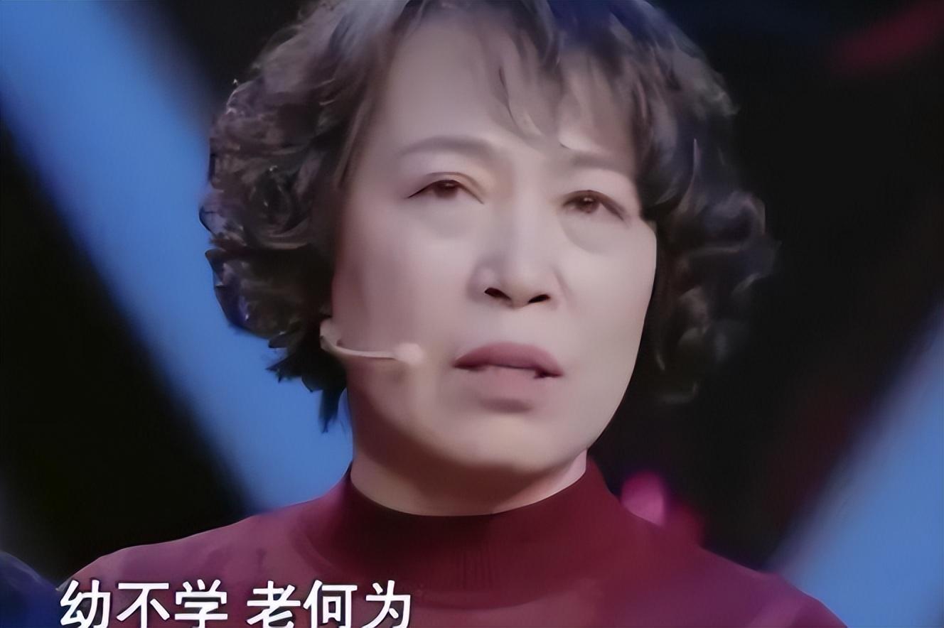 在奶奶何霞的健康引导下,孙儿王恒屹从一块完美无瑕的天然玉料,被雕琢