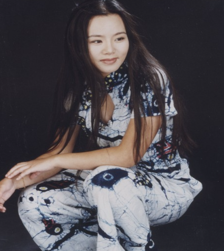 回顾龚琳娜与德国老公恩爱19年婚后生两子因容貌自卑再翻红