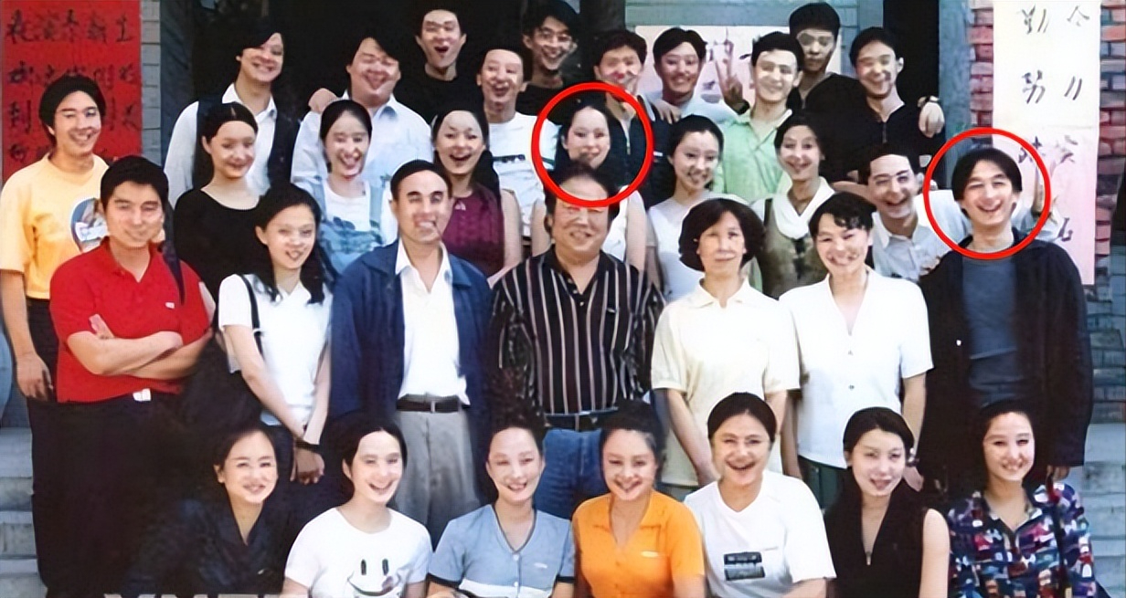 由于海清的爆红,她也成了黄磊众多优秀学生当中的一个,后来更是多次被