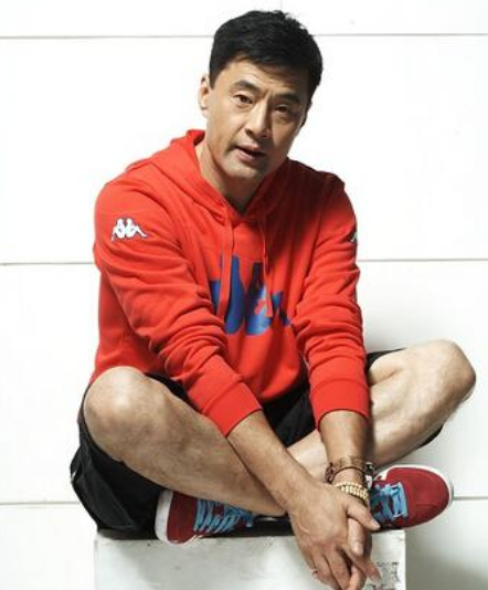 回顾老戏骨于荣光出道41年0绯闻为何到了63岁妻子跟他离了婚