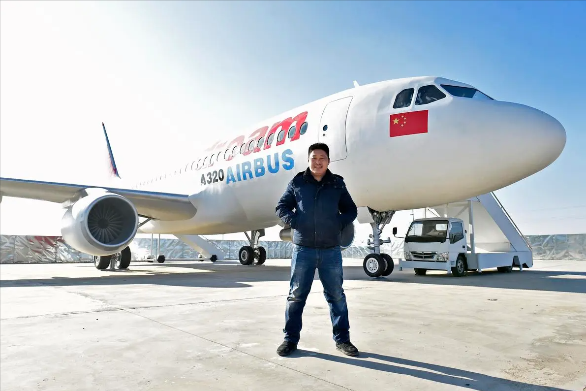 回顾辽宁农民自费300万,图纸成山耗费3年,1比1复刻造出a320大飞机