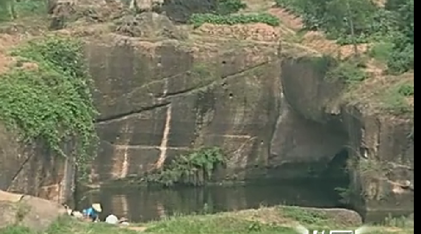 龙游县古称姑蔑,商朝时此地建有姑蔑古国,春秋末年,秦王嬴政发兵灭楚