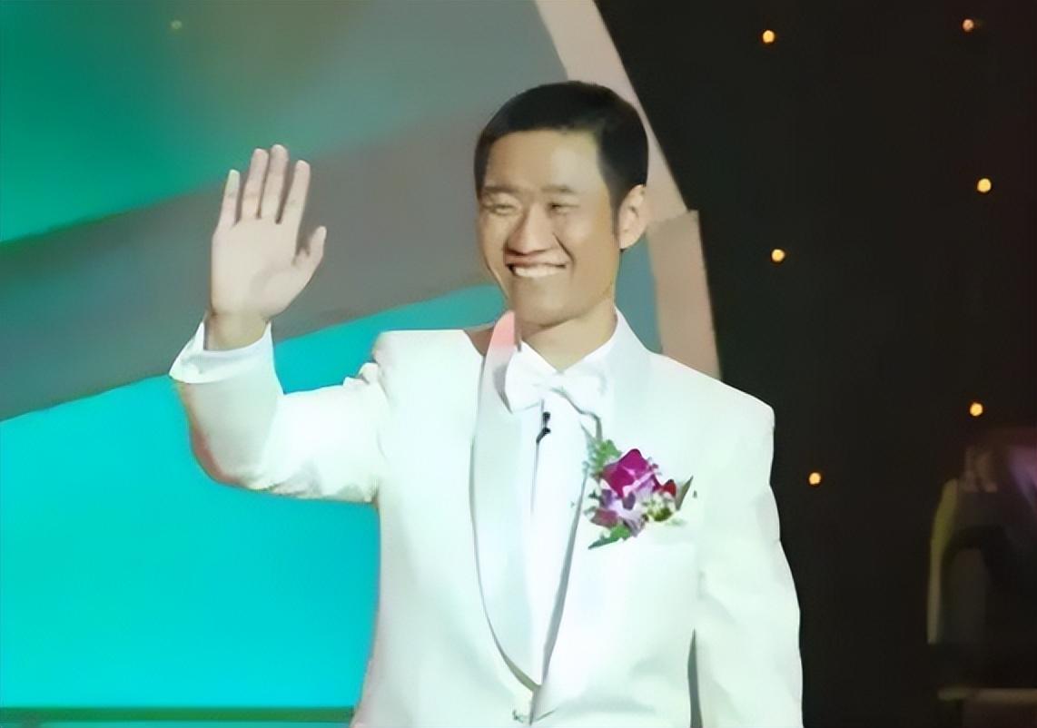 2011年广东三男孩深夜用石头砸车一女子被砸身亡死者身份特殊