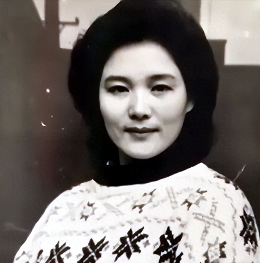 回顾著名女星杨青离婚后与前夫是朋友与演员女儿共耀演艺圈