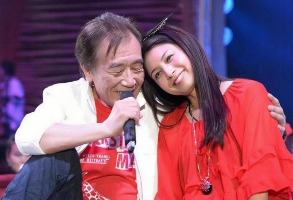 回顾张帝三婚小33岁的女儿闺蜜为妻