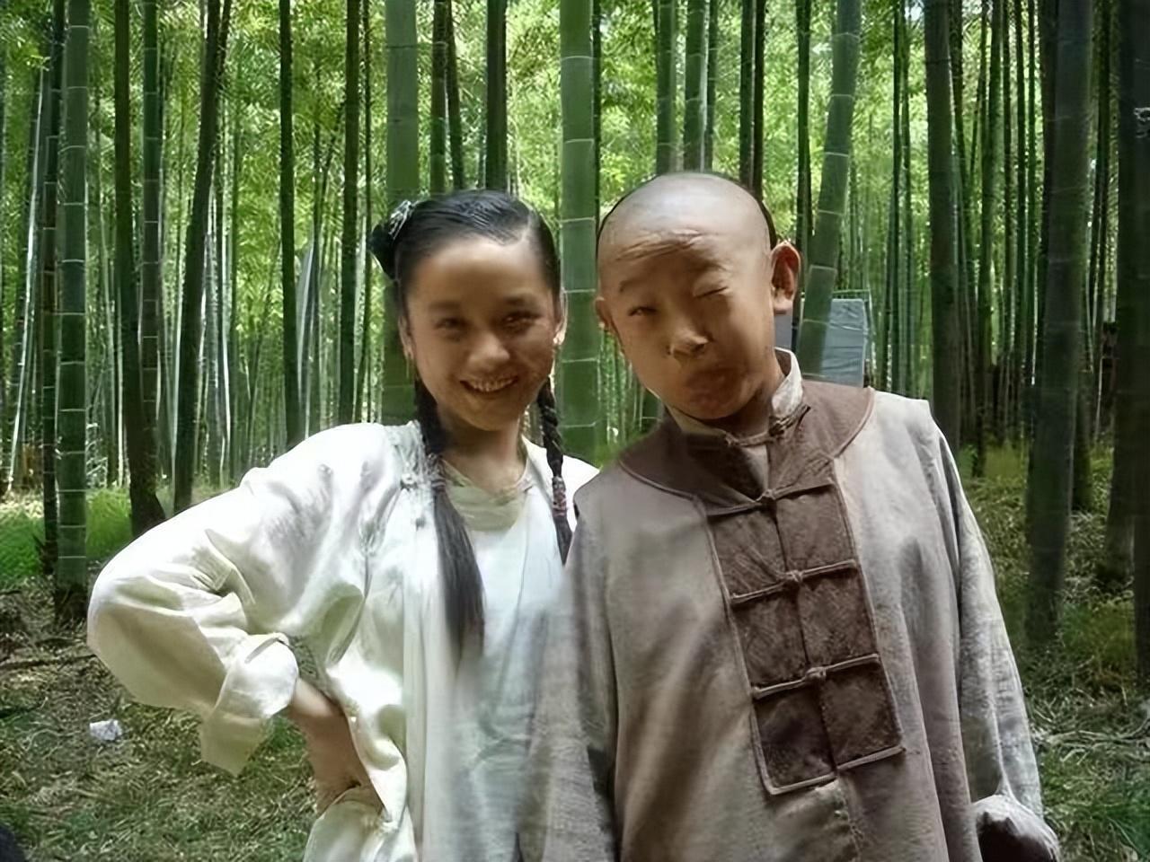 看着家中伤心的父母,尽管他在学校已经承受了同学们的霸凌,却依然努力