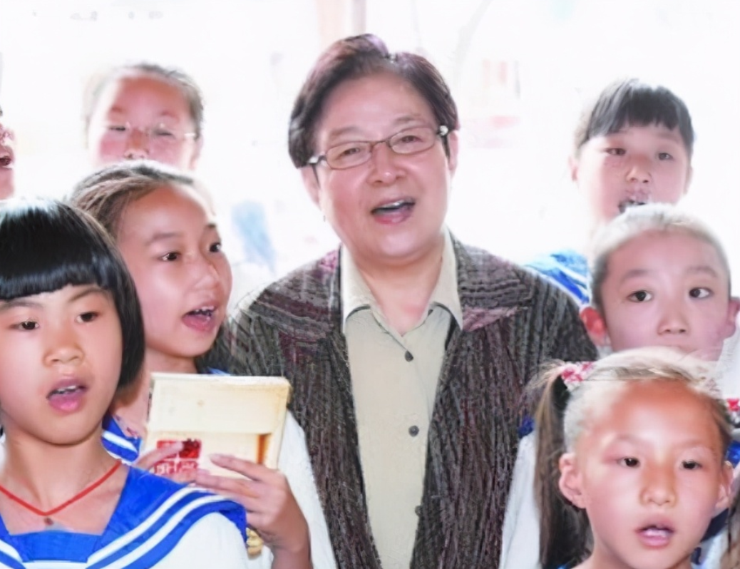 回顾谷建芬的人生早年生活艰辛晚年丈夫爱女接连离世令人心疼