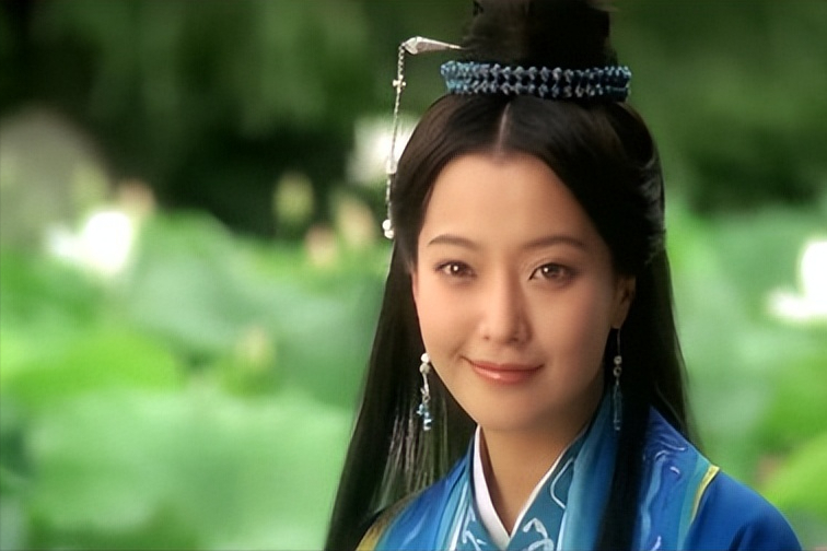 回顾金喜善嫁入豪门一夜坐拥千亿靠一脸甜笑迷倒南韩太子爷