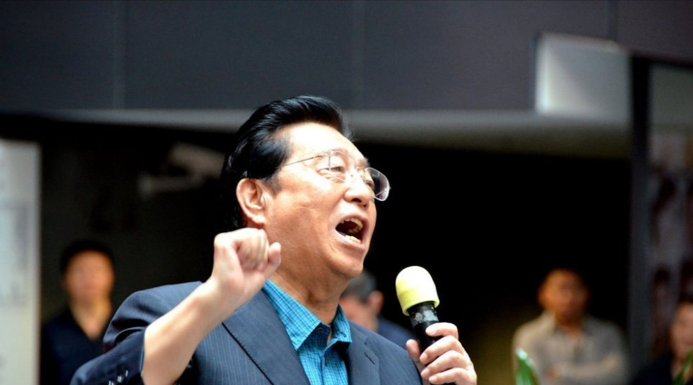 回顾李双江大儿子李贺在没有父爱环境中成长托起父亲继母晚年