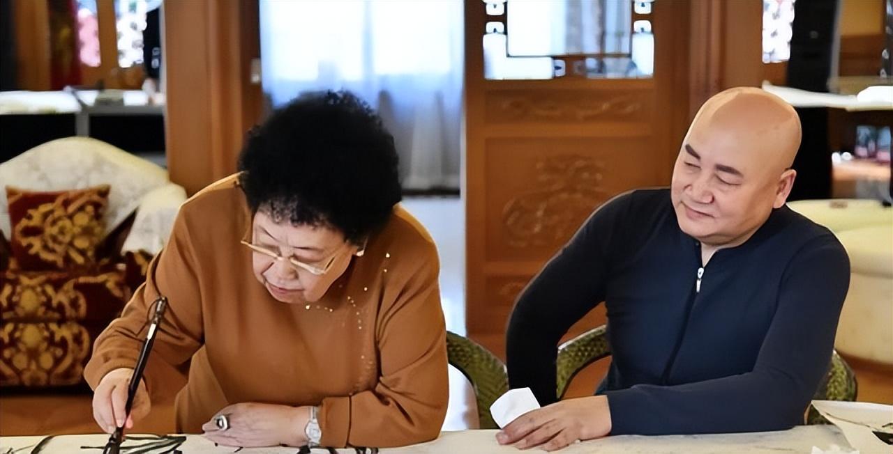 回顾富婆陈丽华:娶小11岁的"唐僧",结婚33年却从未叫对方名字