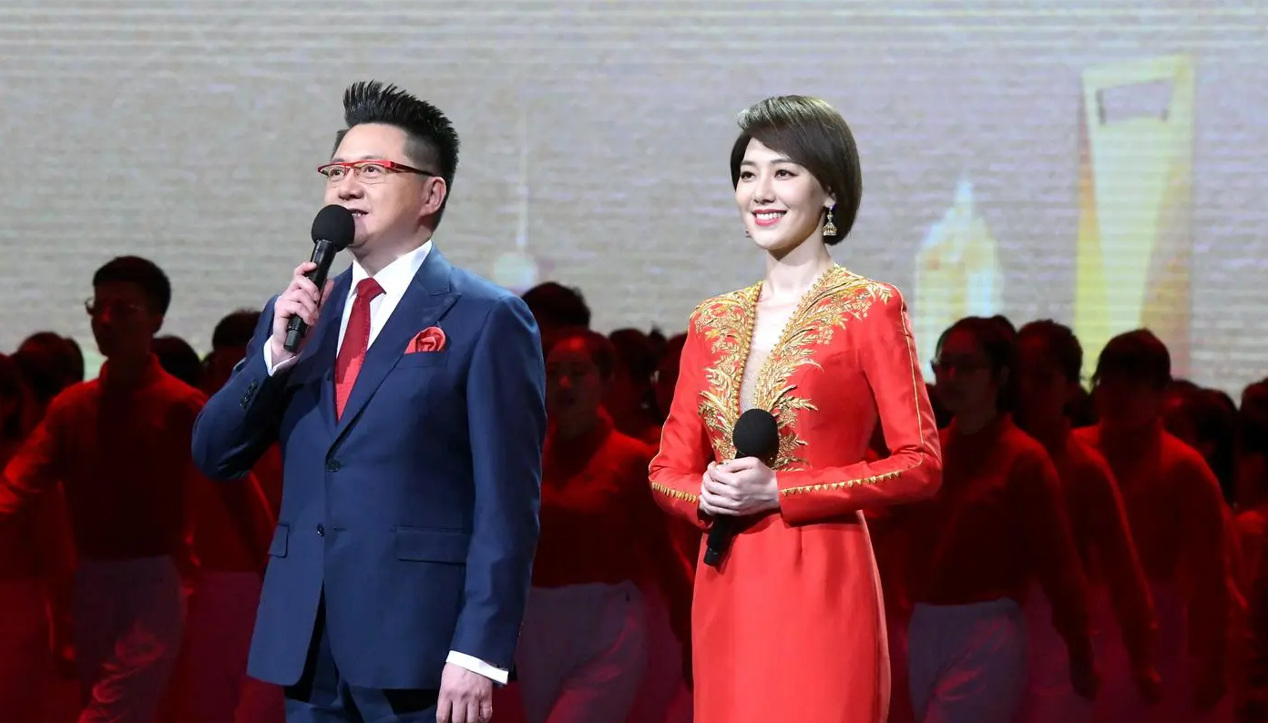 回顾王冠从上海走出的央视美女主持人男友在雾中迷路了