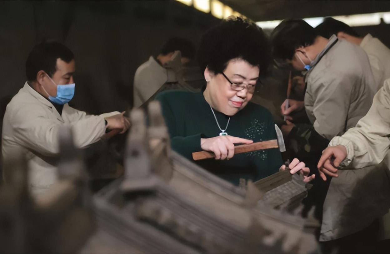 回顾富婆陈丽华娶小11岁的唐僧结婚33年却从未叫对方名字