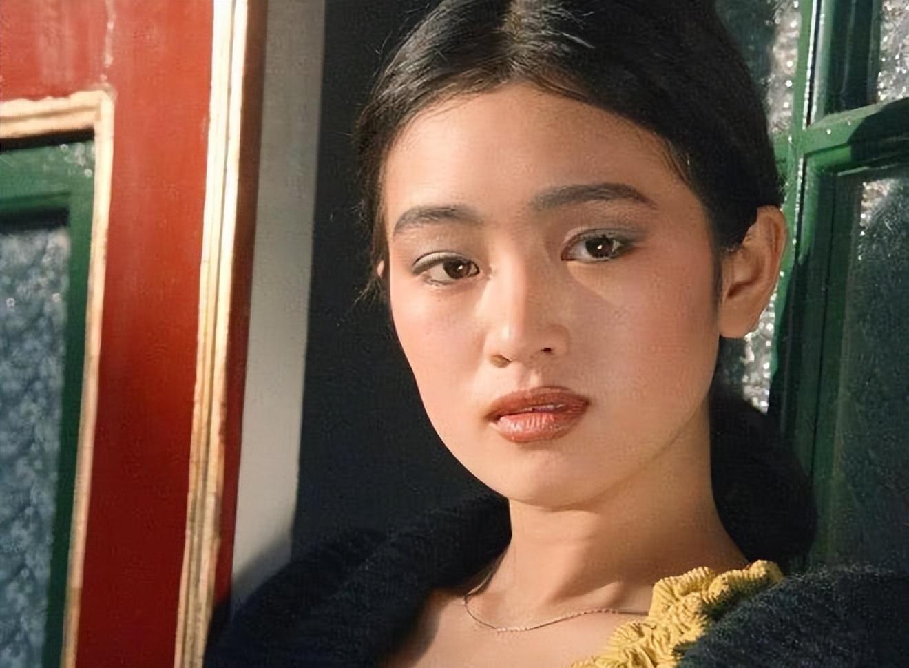 回顾巩俐嫁70多岁法国老头甘愿成为他第四任妻子她在追求什么