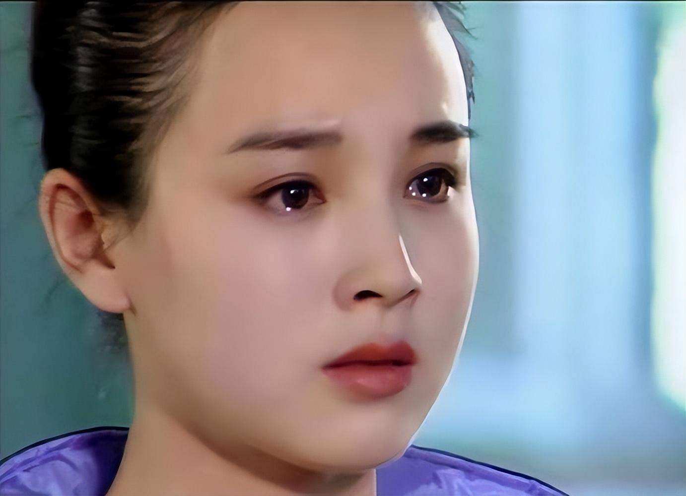 回顾演员赵明明刚出产房就被离婚单亲妈妈23年风光背后有眼泪