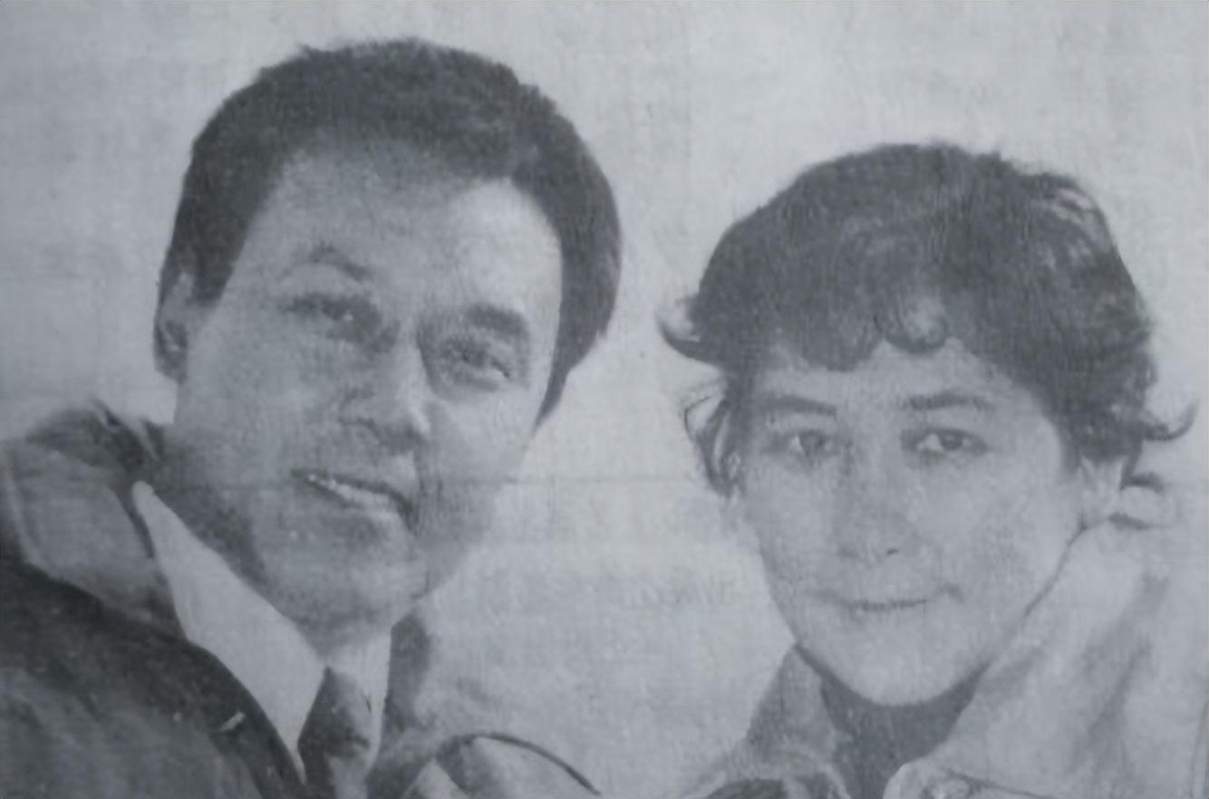 回顾著名演员达式常终身只爱妻子一人为何至今不开车不买车