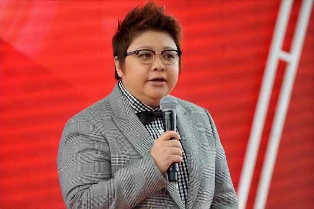 回顾韩红的母亲雍西女儿52岁仍未婚单身让她纠结心痛